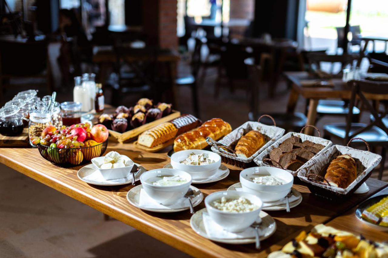 Hotel Qvevrebi Telavi Ngoại thất bức ảnh