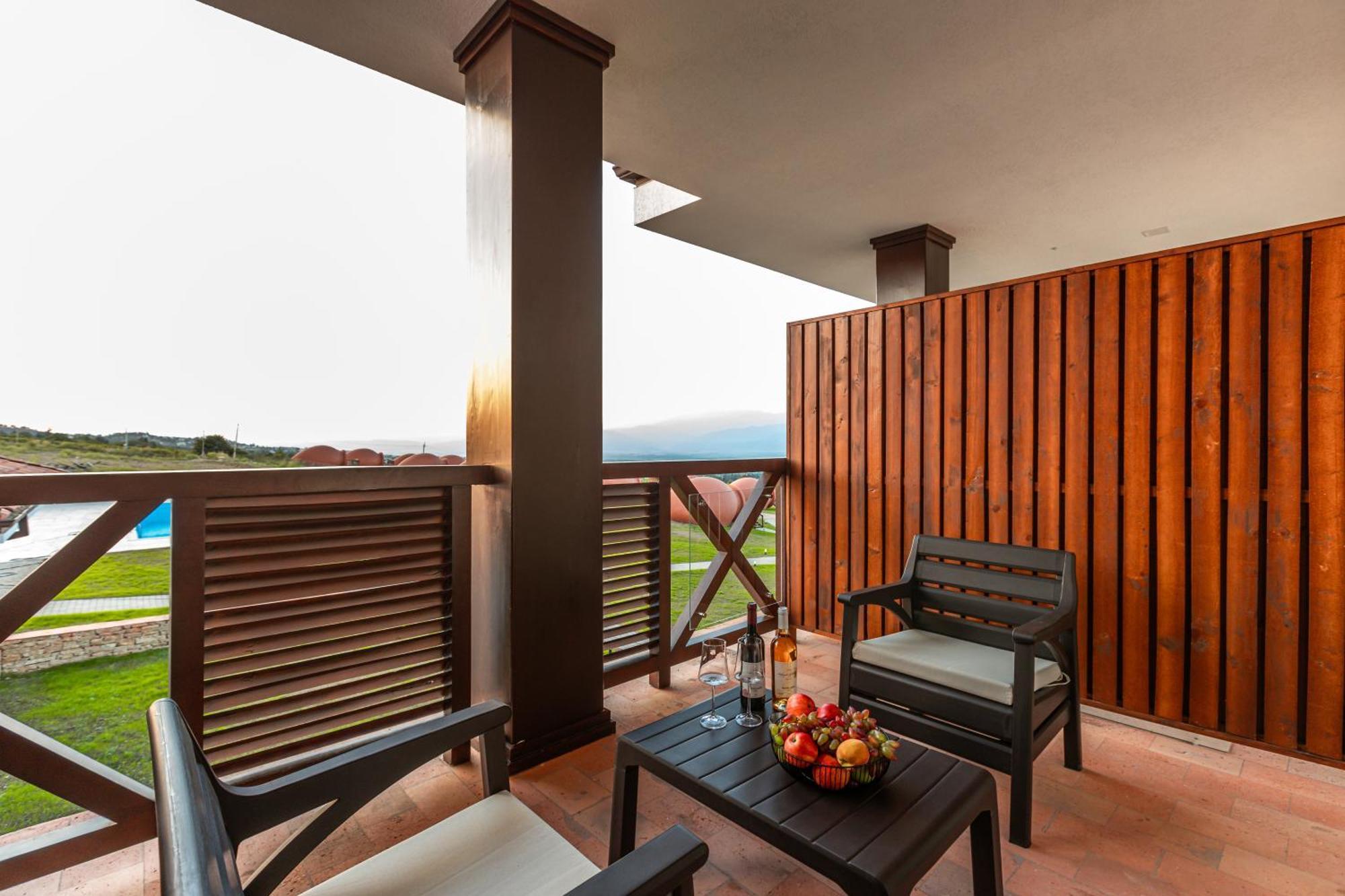 Hotel Qvevrebi Telavi Ngoại thất bức ảnh