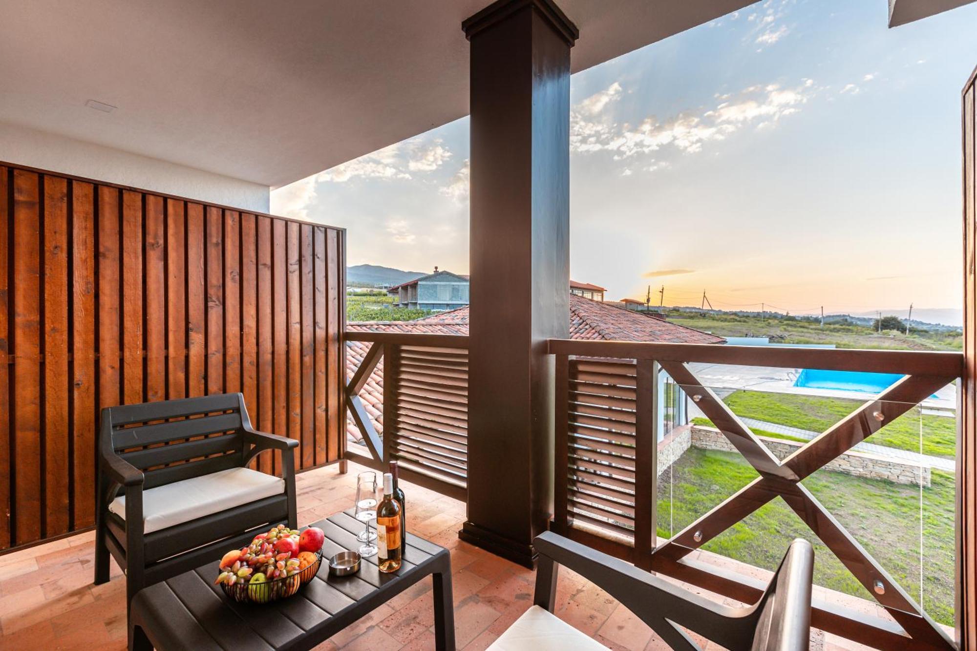 Hotel Qvevrebi Telavi Ngoại thất bức ảnh