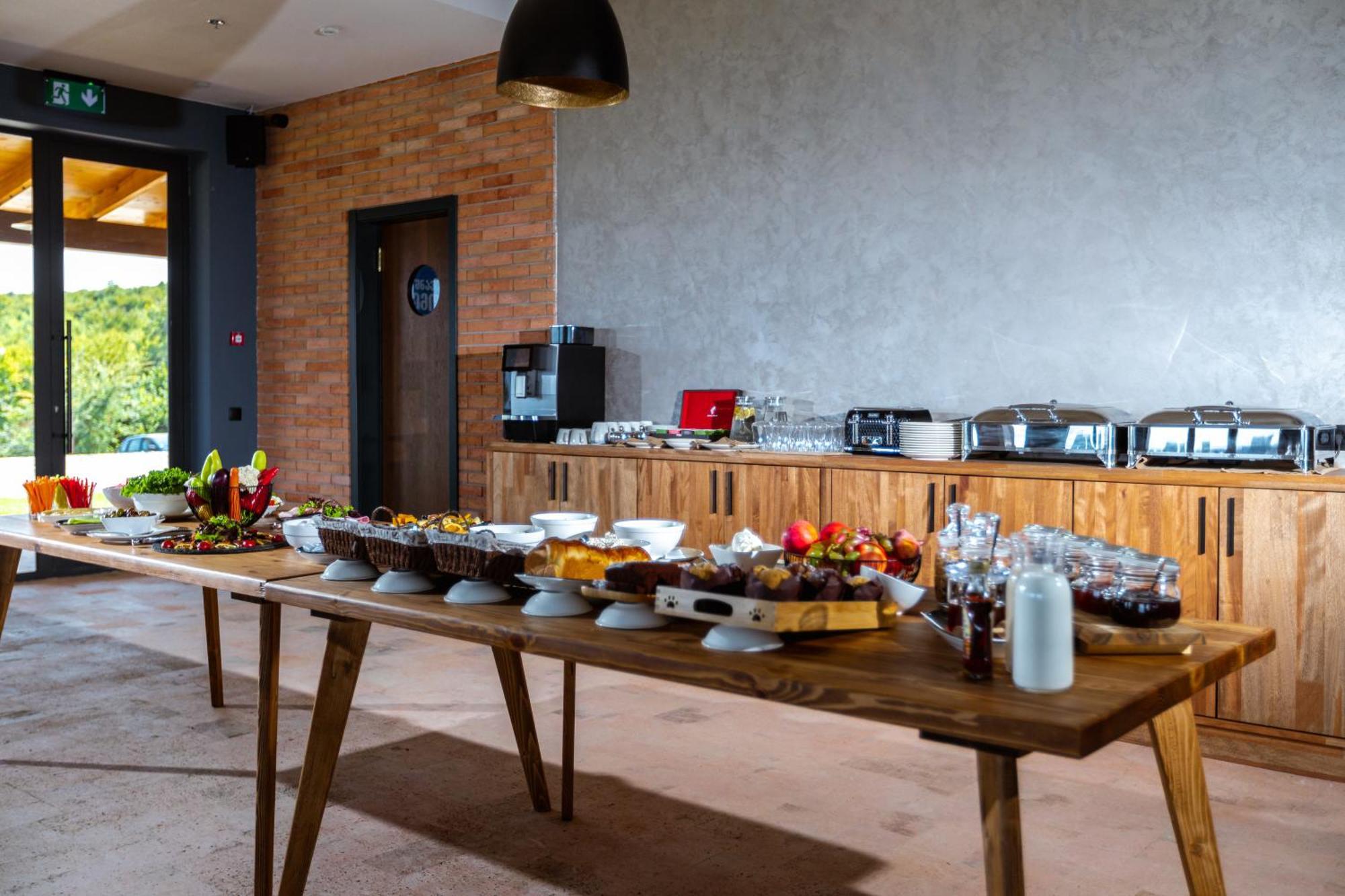 Hotel Qvevrebi Telavi Ngoại thất bức ảnh